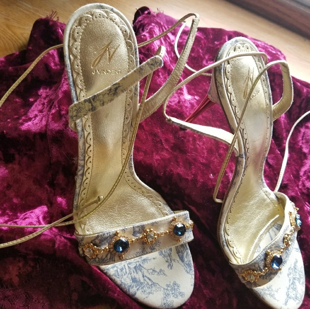 J Vincent Toil Woman's High Heel Shoes